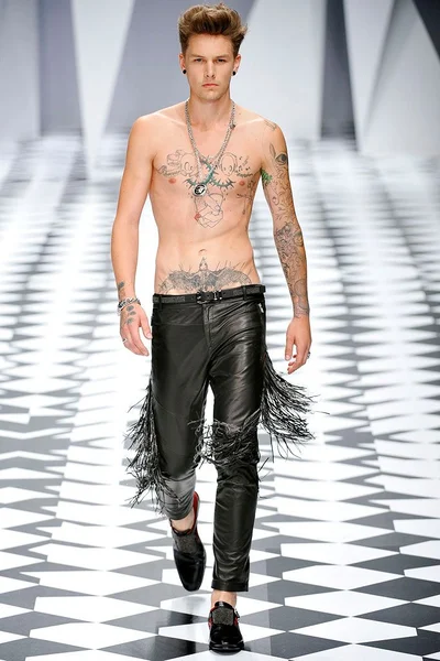 Look 23